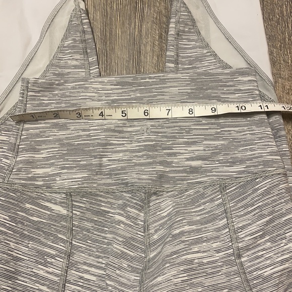 Lululemon scalped bottom ankle mid calf length - Picture 6 of 6